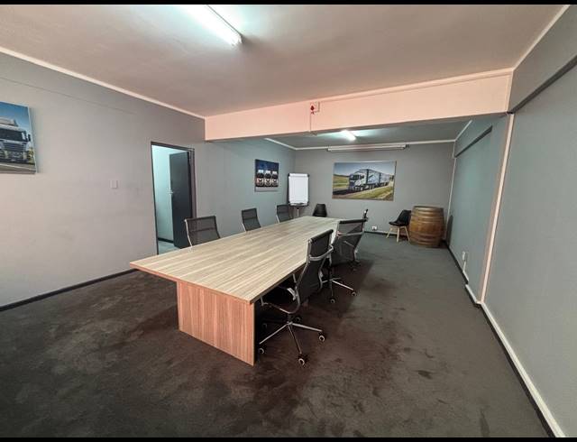 168M² OFFICE TO LET IN BRACKENFELL INDUSTRIAL